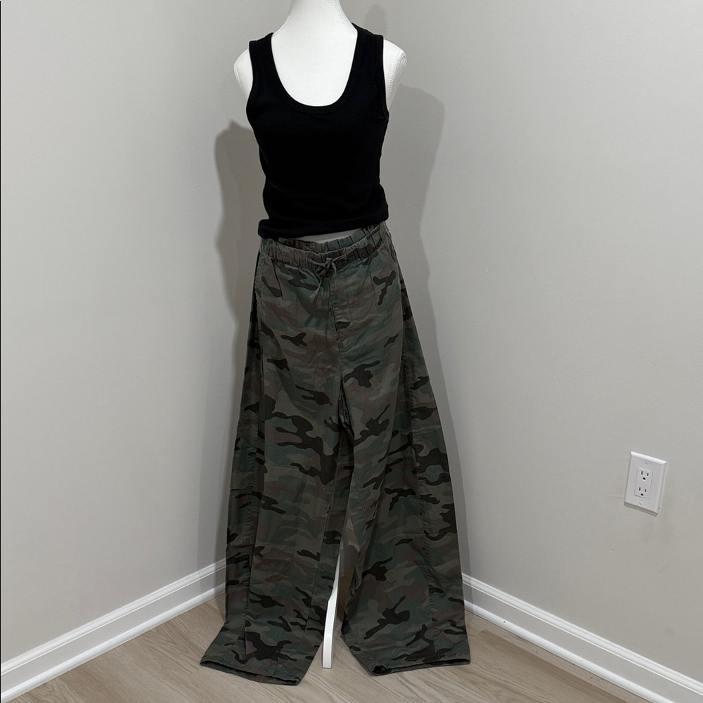 GAP Camouflage Twill Barrel Leg Pants Size L Tall